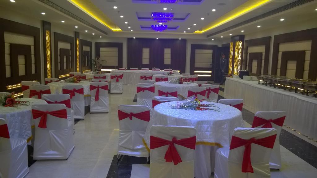Hotel Seven Hills Tower Agra  Eksteriør billede