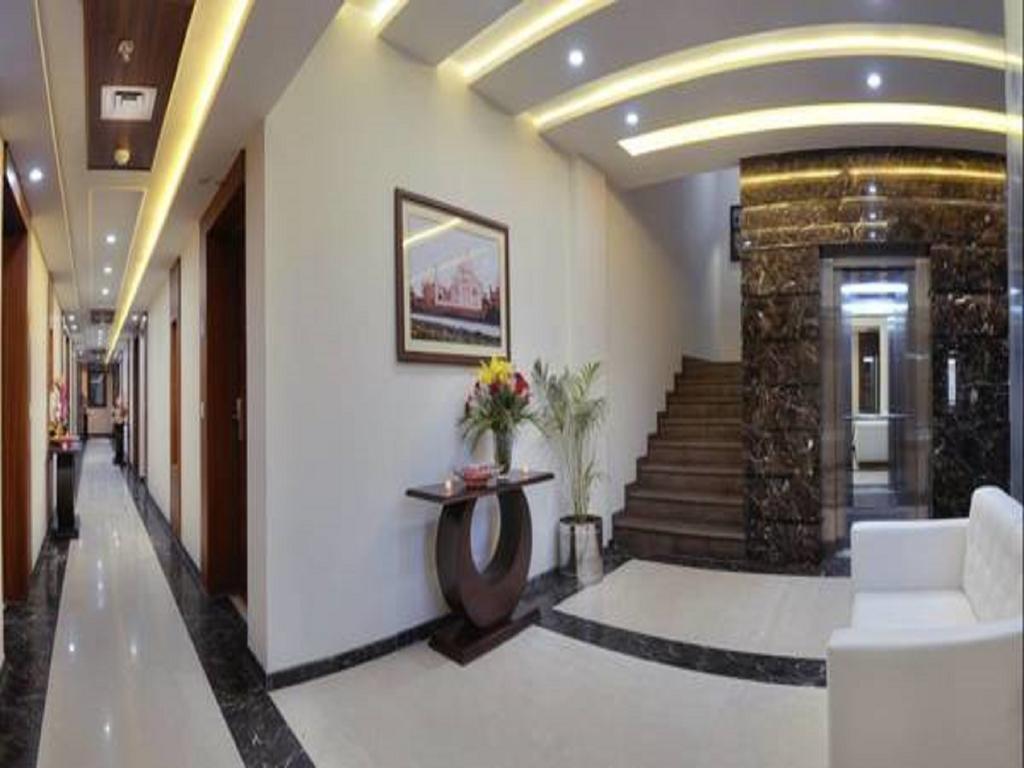Hotel Seven Hills Tower Agra  Værelse billede