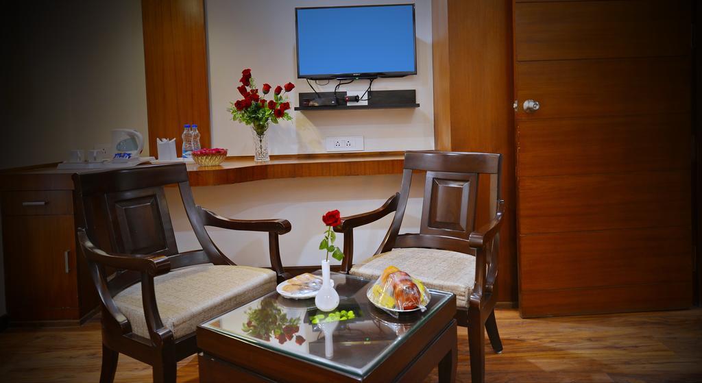 Hotel Seven Hills Tower Agra  Eksteriør billede