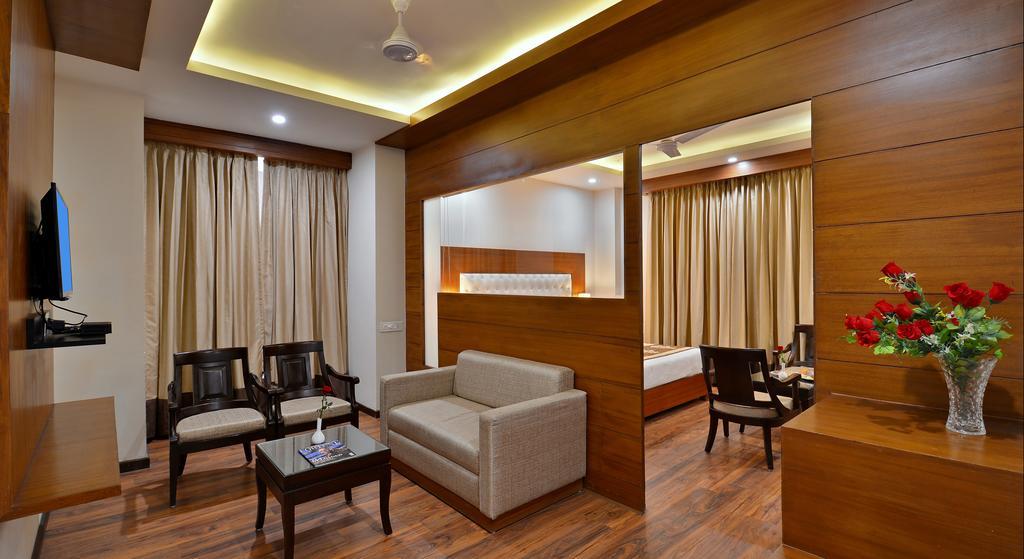 Hotel Seven Hills Tower Agra  Eksteriør billede