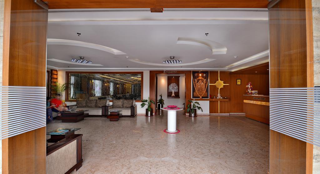 Hotel Seven Hills Tower Agra  Eksteriør billede