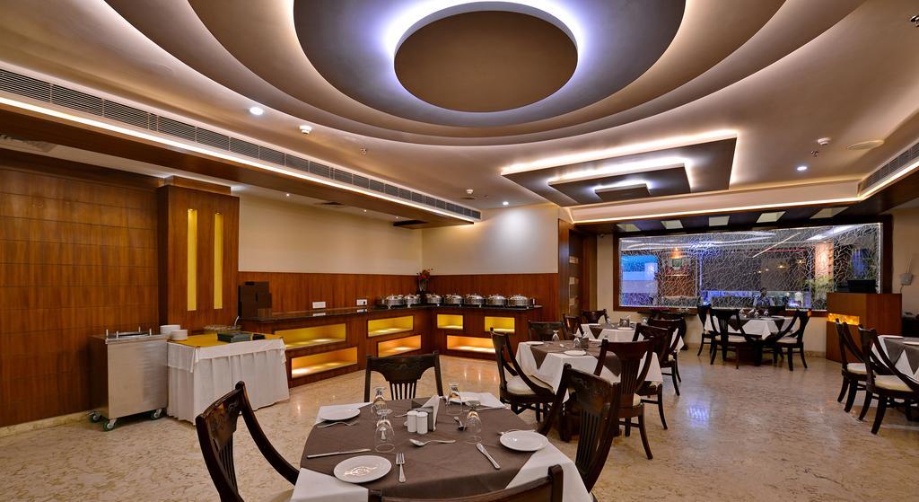 Hotel Seven Hills Tower Agra  Eksteriør billede